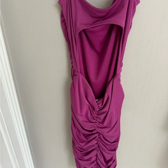 Dress - Picture 3 of 3